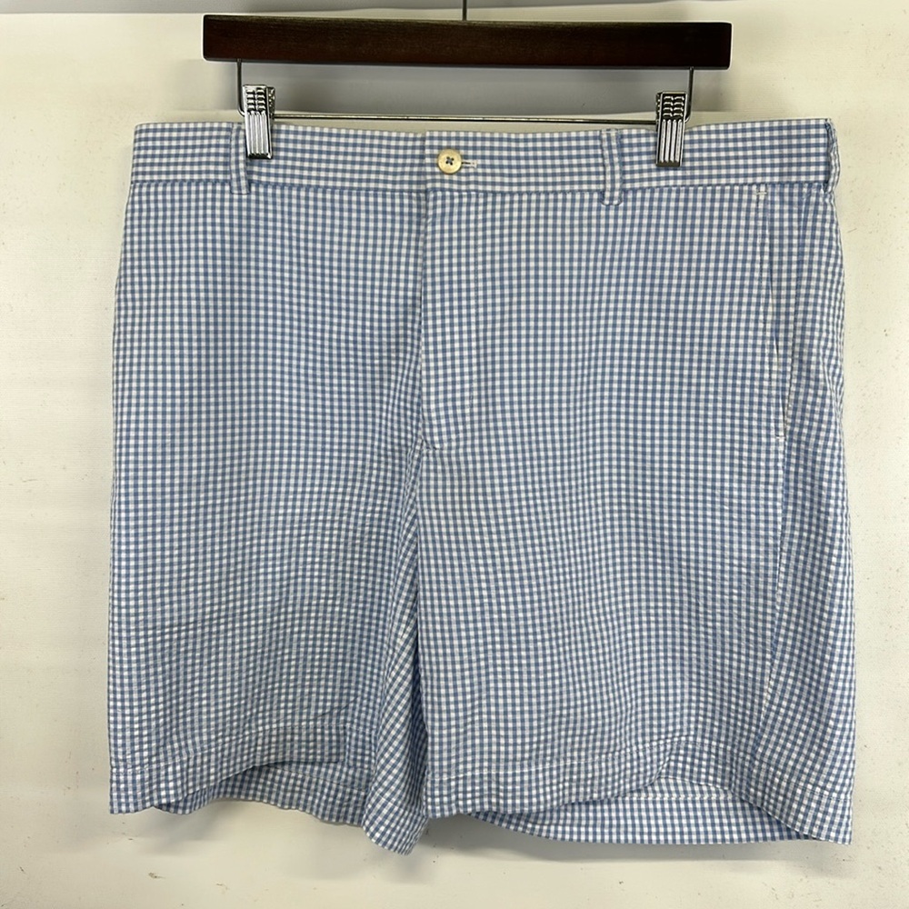 Southern Tide seersucker flat front shorts.  38
